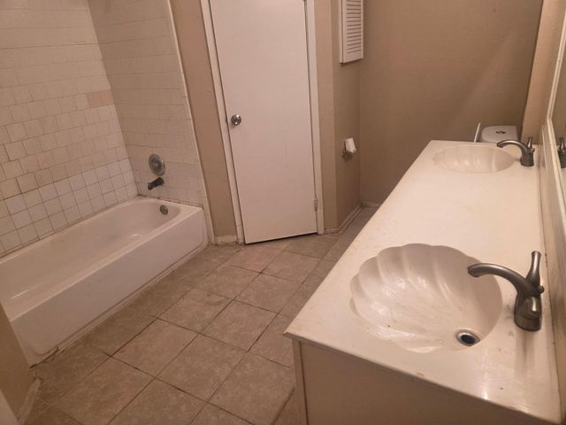 10046 Ridgecoral Drive, Houston, TX 77038