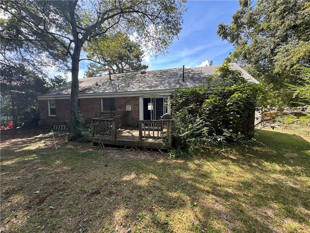 426 Nicewood DR, Newport News, VA 23602