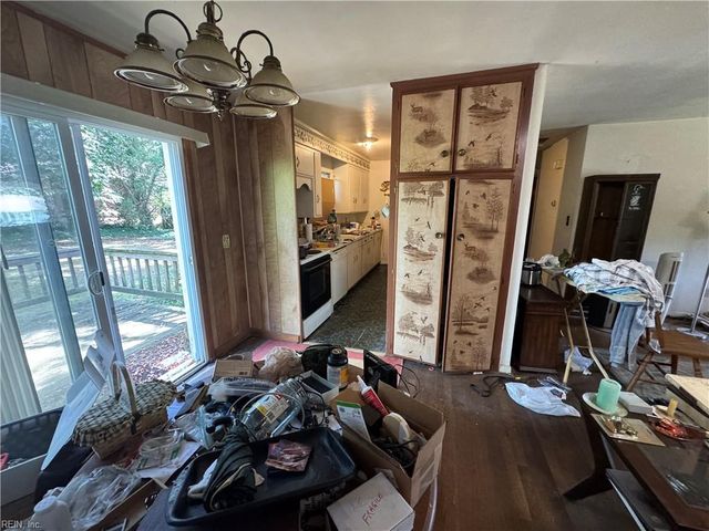 426 Nicewood DR, Newport News, VA 23602