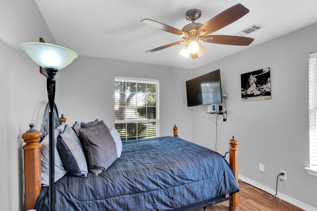 7011 Hunter Cove Drive, Arlington, TX 76001