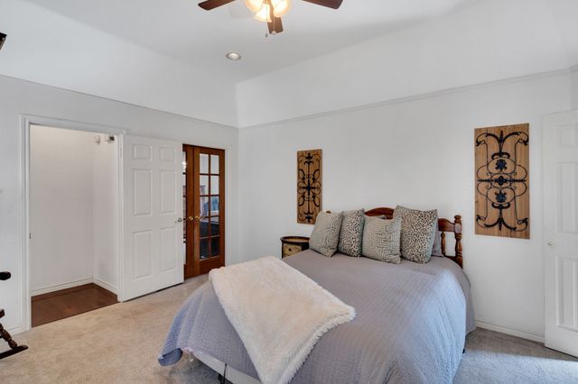7011 Hunter Cove Drive, Arlington, TX 76001