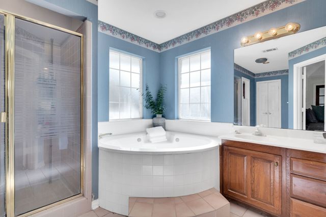 7011 Hunter Cove Drive, Arlington, TX 76001