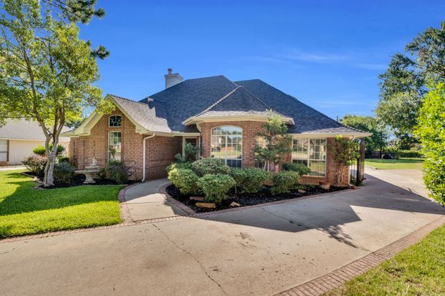 7011 Hunter Cove Drive, Arlington, TX 76001