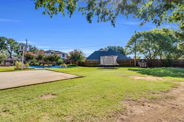 7011 Hunter Cove Drive, Arlington, TX 76001