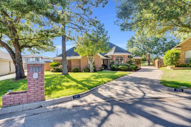 7011 Hunter Cove Drive, Arlington, TX 76001