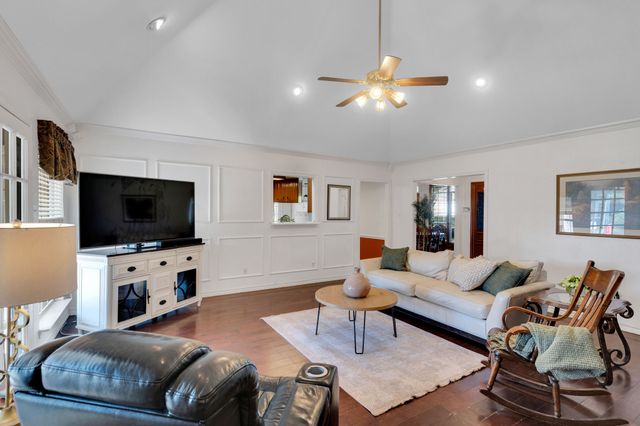 7011 Hunter Cove Drive, Arlington, TX 76001