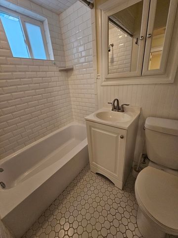 73 Palfrey St 73, Watertown, MA 02472