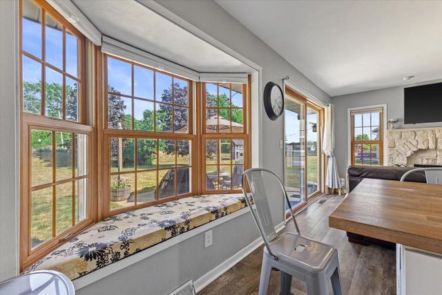 503 Fairview CIRCLE, Waterford, WI 53185