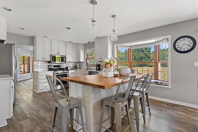 503 Fairview CIRCLE, Waterford, WI 53185