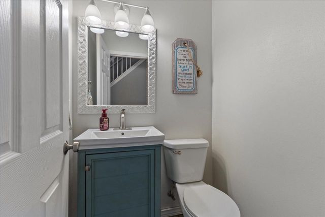 503 Fairview CIRCLE, Waterford, WI 53185