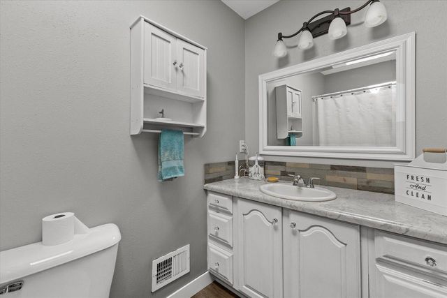 503 Fairview CIRCLE, Waterford, WI 53185