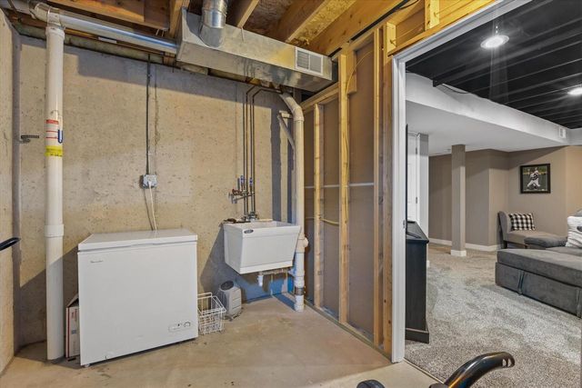 503 Fairview CIRCLE, Waterford, WI 53185