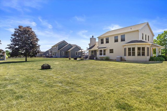 503 Fairview CIRCLE, Waterford, WI 53185