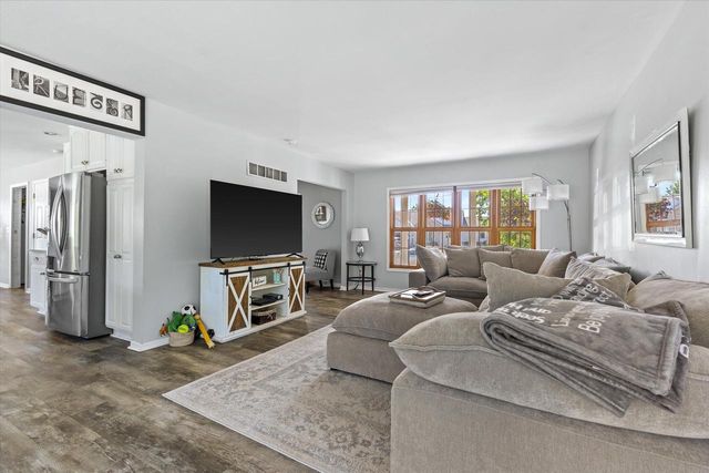 503 Fairview CIRCLE, Waterford, WI 53185