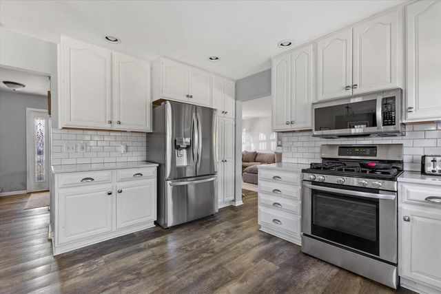 503 Fairview CIRCLE, Waterford, WI 53185