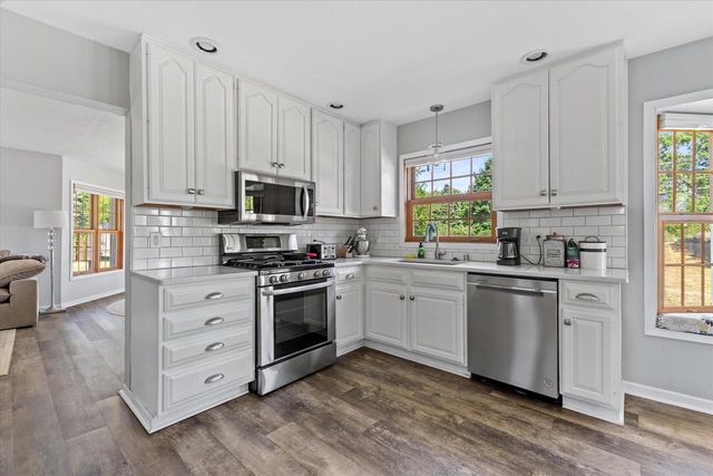 503 Fairview CIRCLE, Waterford, WI 53185