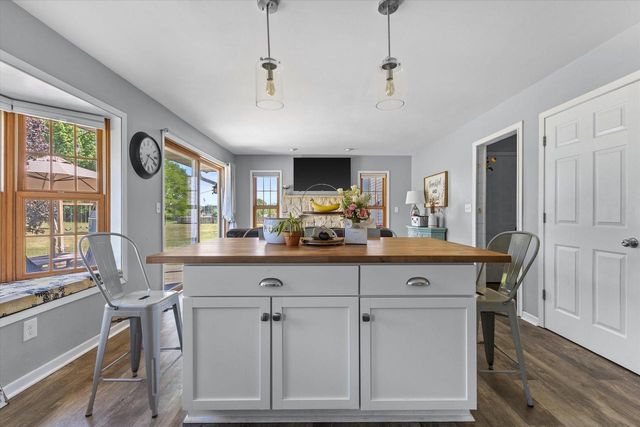 503 Fairview CIRCLE, Waterford, WI 53185