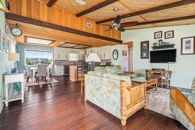 23 N Sandpiper Street, La Marque, TX 77568