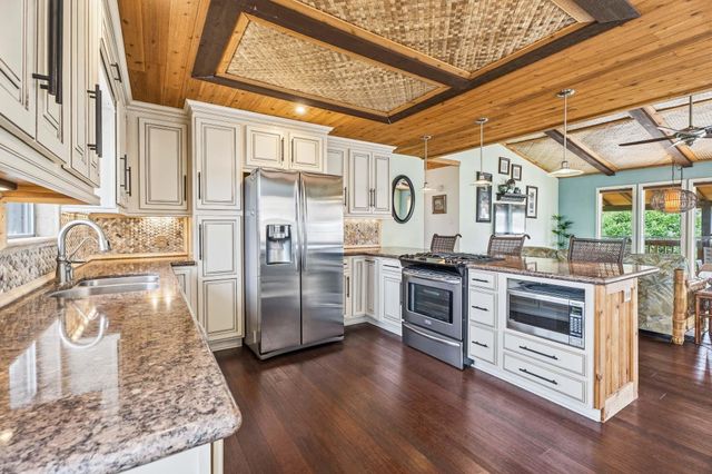 23 N Sandpiper Street, La Marque, TX 77568