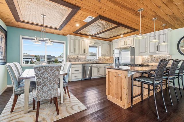 23 N Sandpiper Street, La Marque, TX 77568