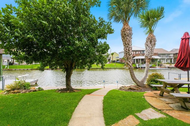 23 N Sandpiper Street, La Marque, TX 77568