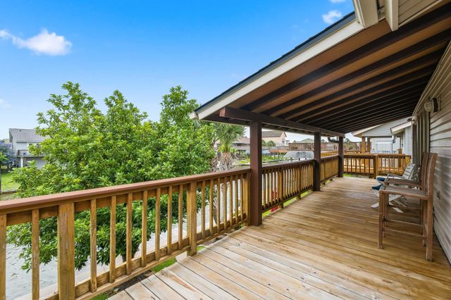 23 N Sandpiper Street, La Marque, TX 77568