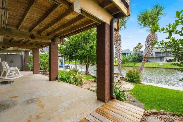 23 N Sandpiper Street, La Marque, TX 77568