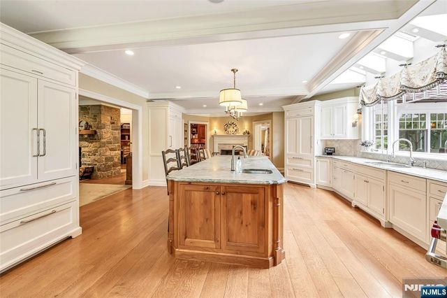 259 Indian Trail Drive, Franklin Lakes, NJ 07417