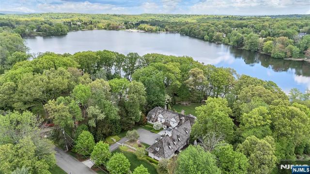 259 Indian Trail Drive, Franklin Lakes, NJ 07417