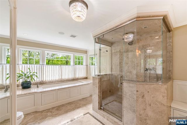 259 Indian Trail Drive, Franklin Lakes, NJ 07417