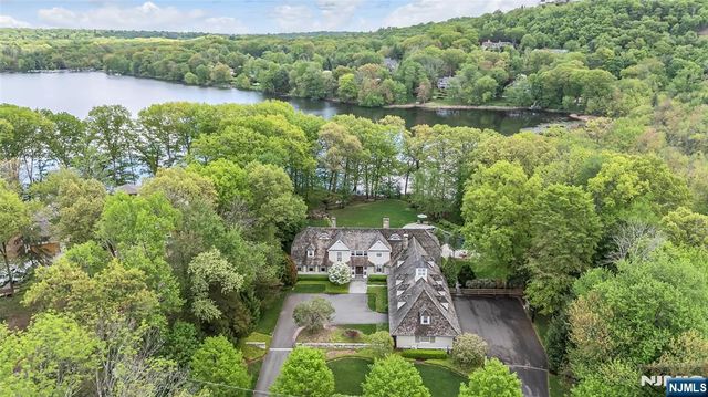259 Indian Trail Drive, Franklin Lakes, NJ 07417