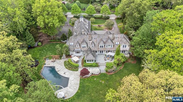 259 Indian Trail Drive, Franklin Lakes, NJ 07417