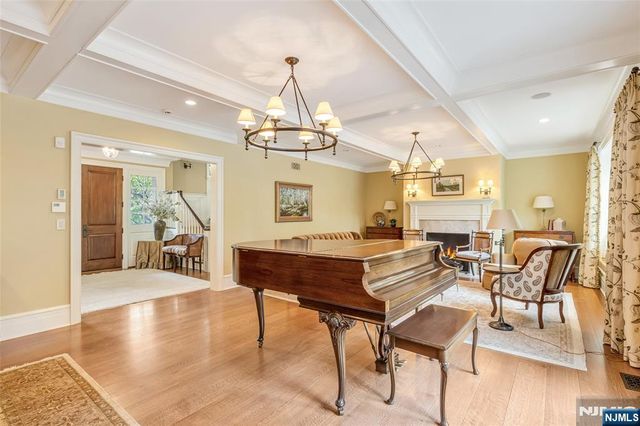259 Indian Trail Drive, Franklin Lakes, NJ 07417