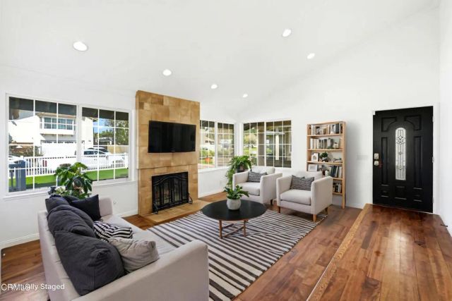 2082 Belgrave Court, Simi Valley, CA 93063