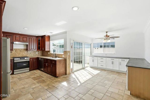 2082 Belgrave Court, Simi Valley, CA 93063