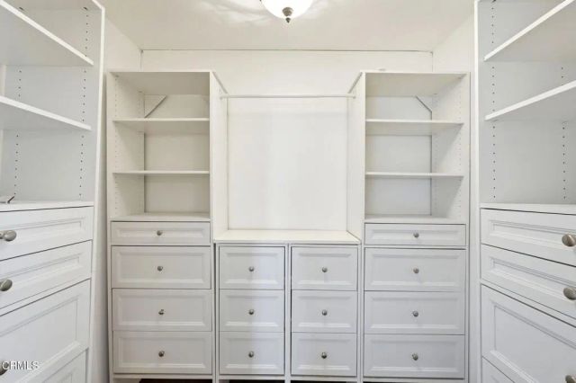 2082 Belgrave Court, Simi Valley, CA 93063