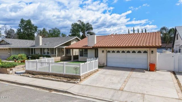 2082 Belgrave Court, Simi Valley, CA 93063