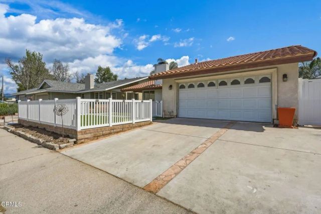 2082 Belgrave Court, Simi Valley, CA 93063