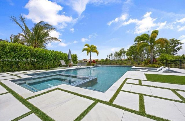 141 Cinder Dunes Pt, Jupiter, FL 33478