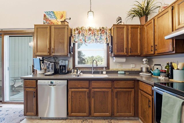 719 Wexford WAY, Hartland, WI 53029