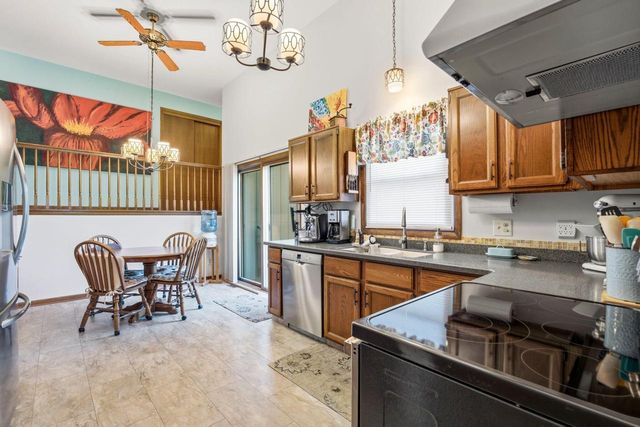 719 Wexford WAY, Hartland, WI 53029