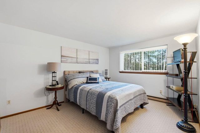 719 Wexford WAY, Hartland, WI 53029
