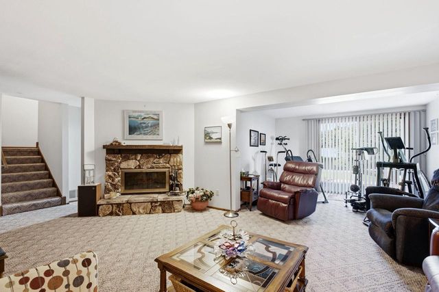 719 Wexford WAY, Hartland, WI 53029