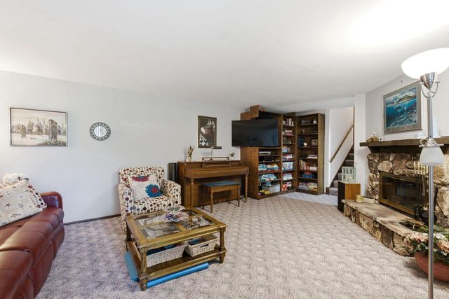 719 Wexford WAY, Hartland, WI 53029