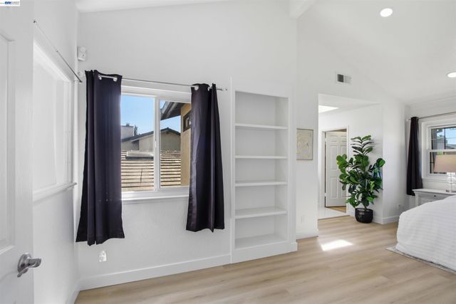 6010 Peppertree Ct, Newark, CA 94560