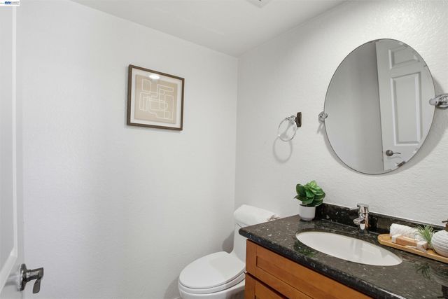 6010 Peppertree Ct, Newark, CA 94560