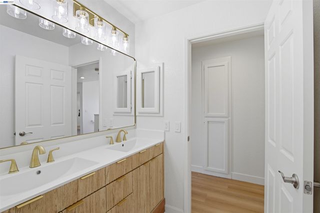 6010 Peppertree Ct, Newark, CA 94560