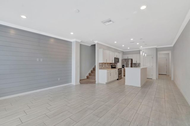2854 Bard Street, Palm Springs, FL 33406
