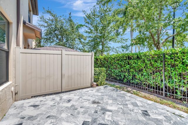 2854 Bard Street, Palm Springs, FL 33406