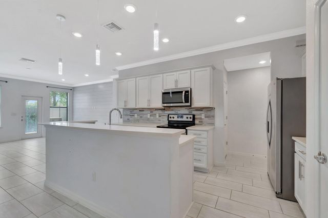 2854 Bard Street, Palm Springs, FL 33406